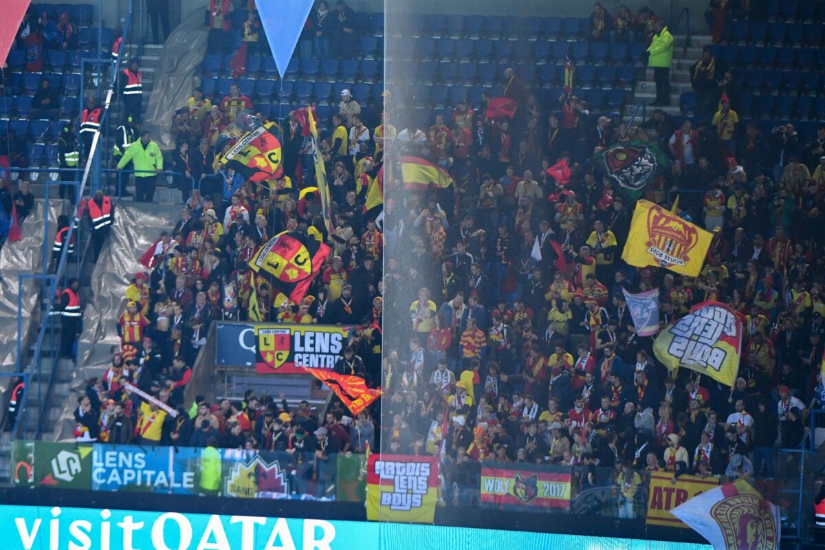 RC Lens PSG supporters