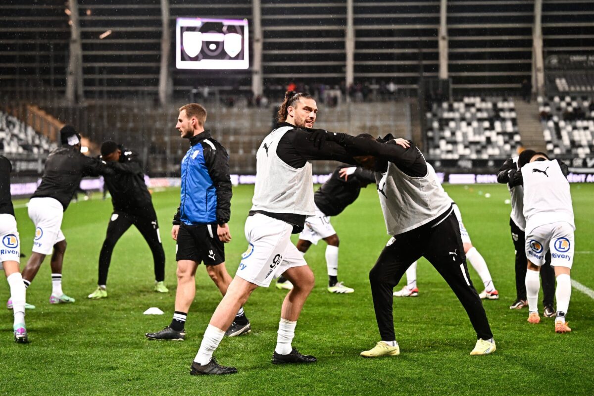 Amiens SC : Andy Carroll, « un profil atypique qui monte en puissance » analyse Antoine Helterlin Andy Carroll Amiens SC