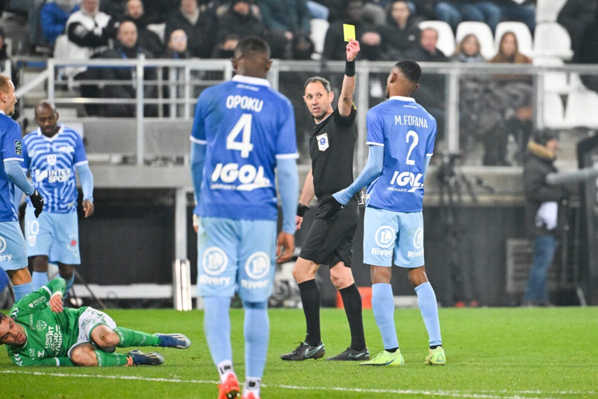 L’Amiens SC peut-il vraiment continuer sans se renforcer défensivement ? Amiens SC Mamadou Fofana