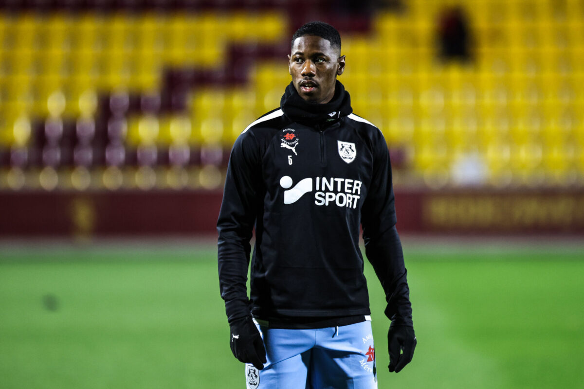 Amiens SC : Osaze Urhoghide définitivement hors-jeu ? Osaze Urhoghide Amiens SC