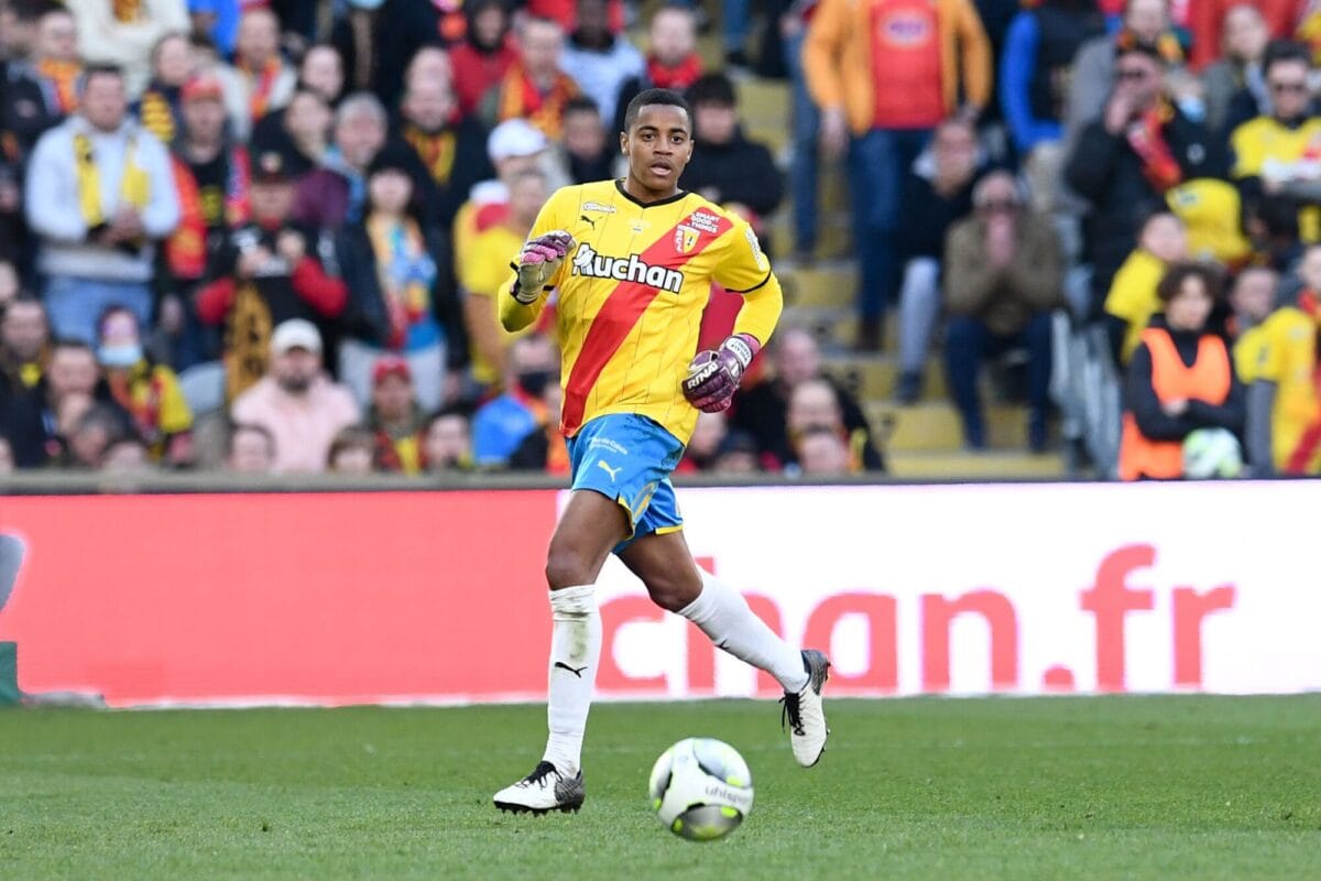 Mercato : le RC Lens acte le départ d’un joueur ! RC Lens