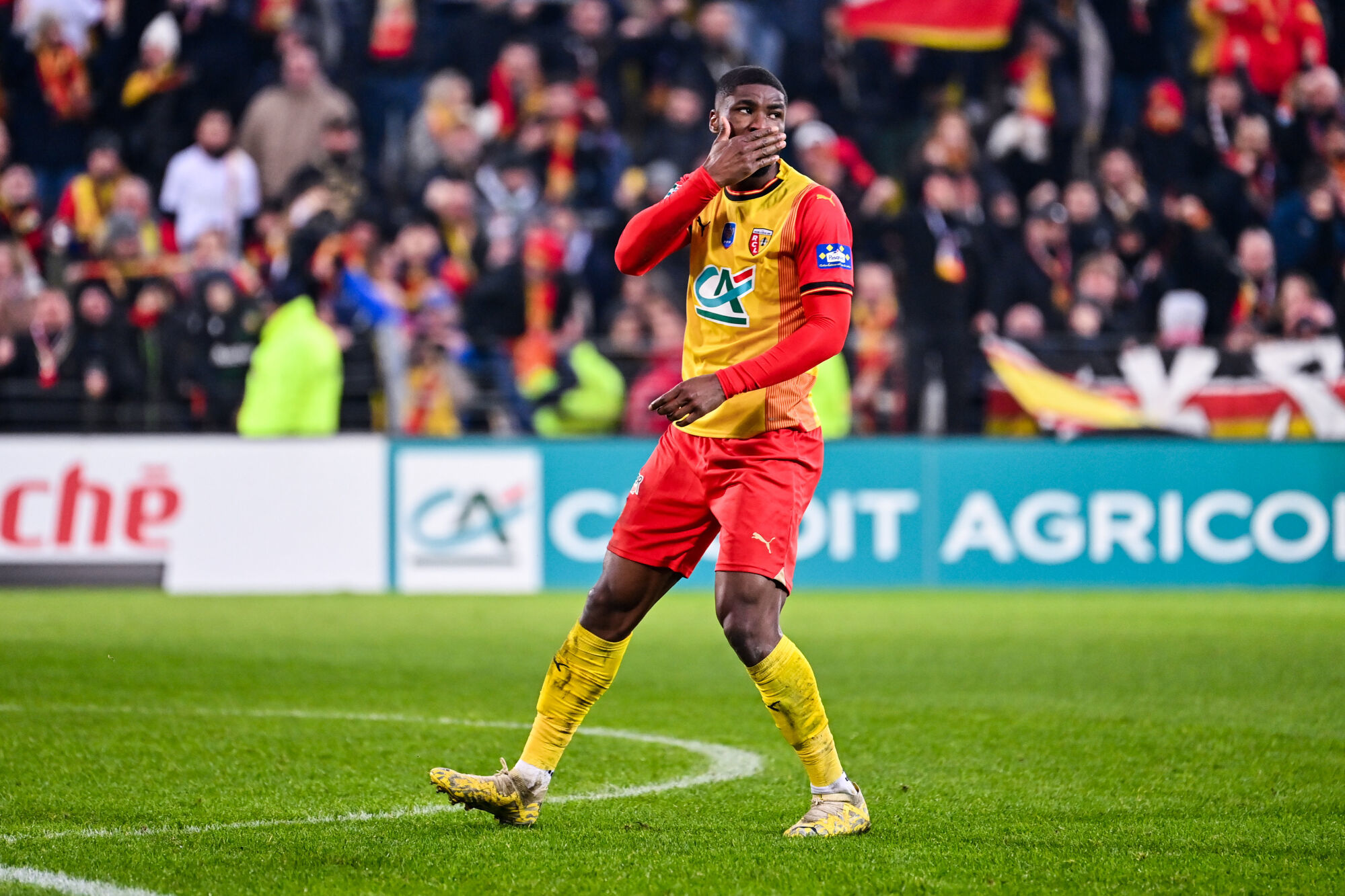 Rc Lens Mercato Kevin Danso Dans Le Viseur Du Bayern Munich 