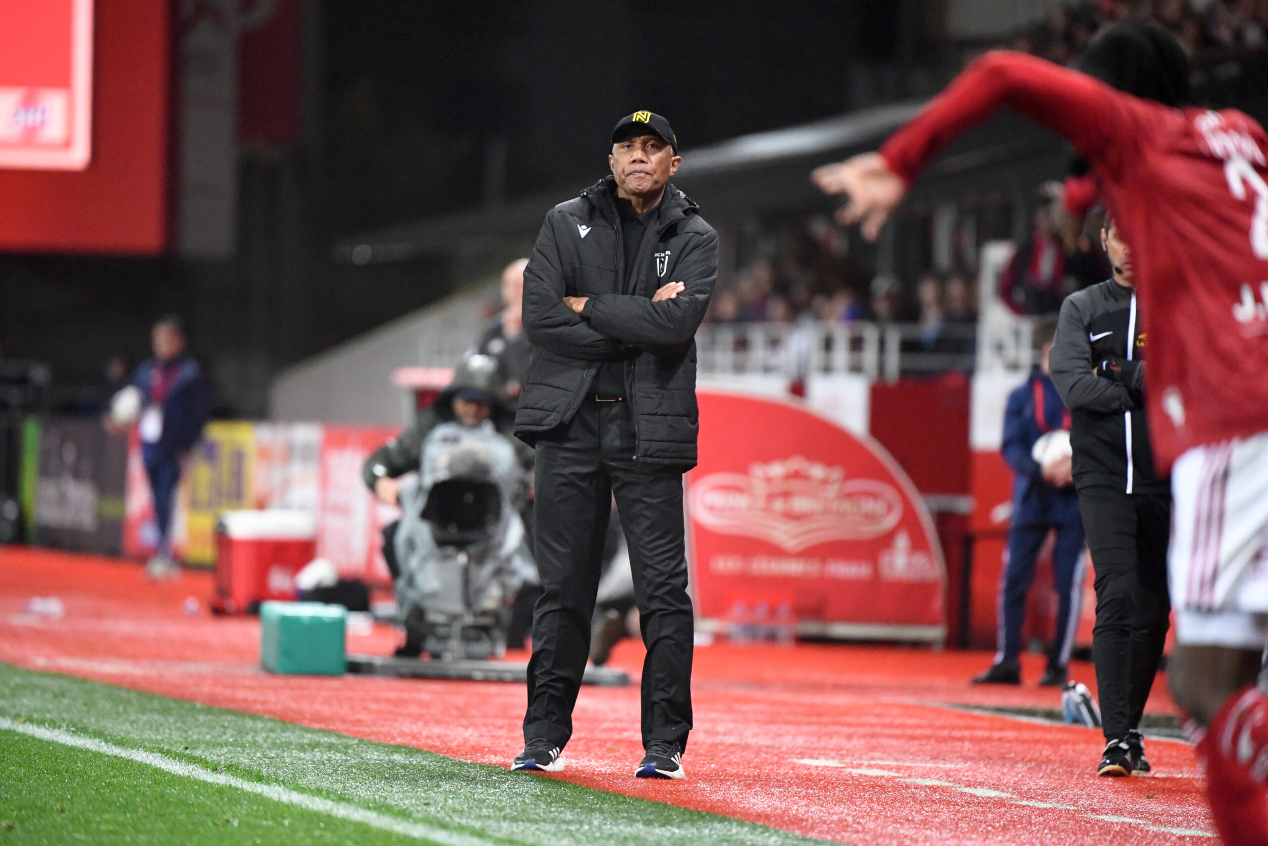 Privé de six joueurs, Antoine Kombouaré (Nantes) s'attend à un LOSC revanchard thumbnail