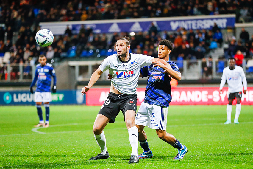 Andy Carroll Amiens SC Dunkerque