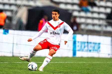 Aymen Boutaouou VAFC