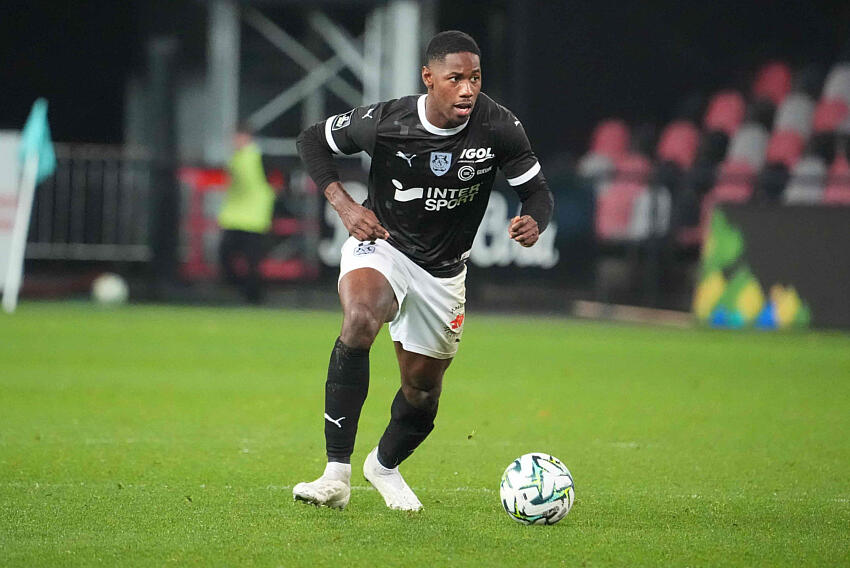 Amiens SC Osaze Urhoghide