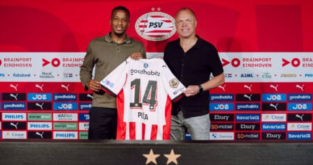 Mercato : Alassane Pléa ne reviendra pas dans le Nord et s’engage officiellement avec le PSV Eindhoven Alassane Pléa PSV Eindhoven