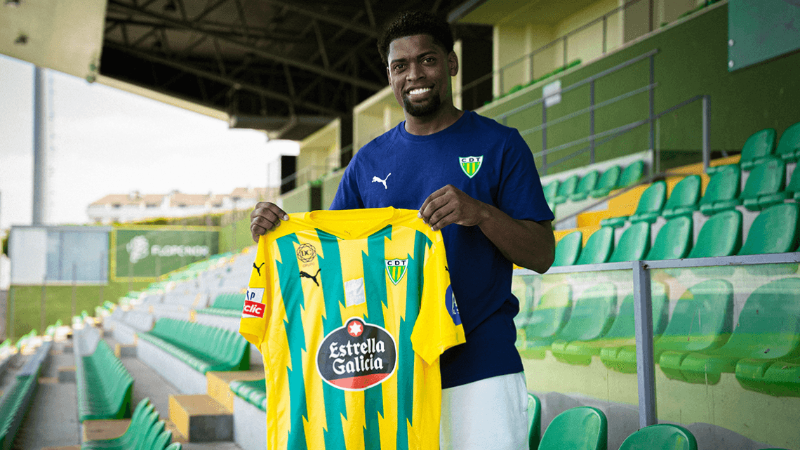 Ivan Cavaleiro CD Tondela