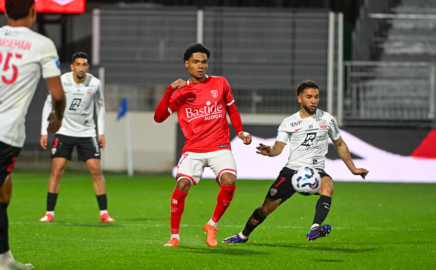 Aaron Malouda LOSC Nîmes Olympiques