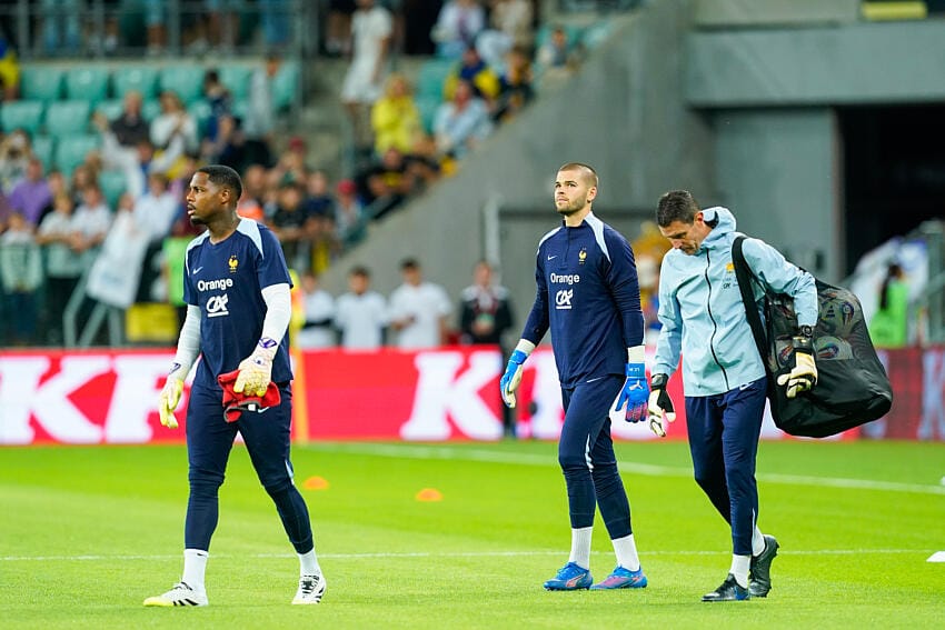 Lucas Chevalier (ex-LOSC) ne devrait pas devenir numéro 1 des Bleus avant la Coupe du monde