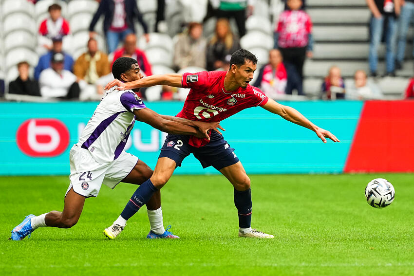 LOSC : « J’essaie d’être un leader vocal », Aïssa Mandi « affectionne » son rôle dans le vestiaire Aïssa Mandi LOSC