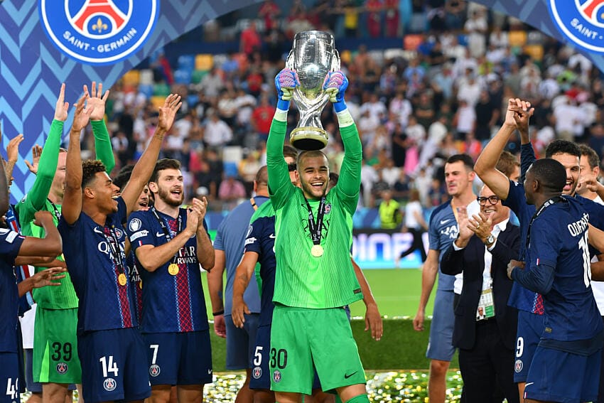 Lucas Chevalier PSG