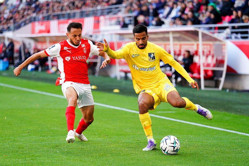Le GF38 de Mattheo Xantippe prend le meilleur sur le Stade de Reims d’Antoine Leautey