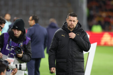 RC Lens – OM : « La deuxième place est une récompense, mais on est encore loin du compte », la réaction de Pierre Sage rc lens pierre sage