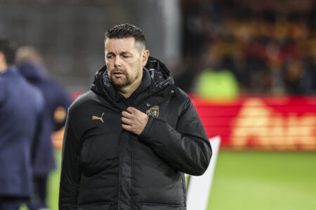 « On ne peut pas avoir un comportement déviant au RC Lens », Pierre Sage explique le bon début de saison de son équipe Pierre Sage RC Lens