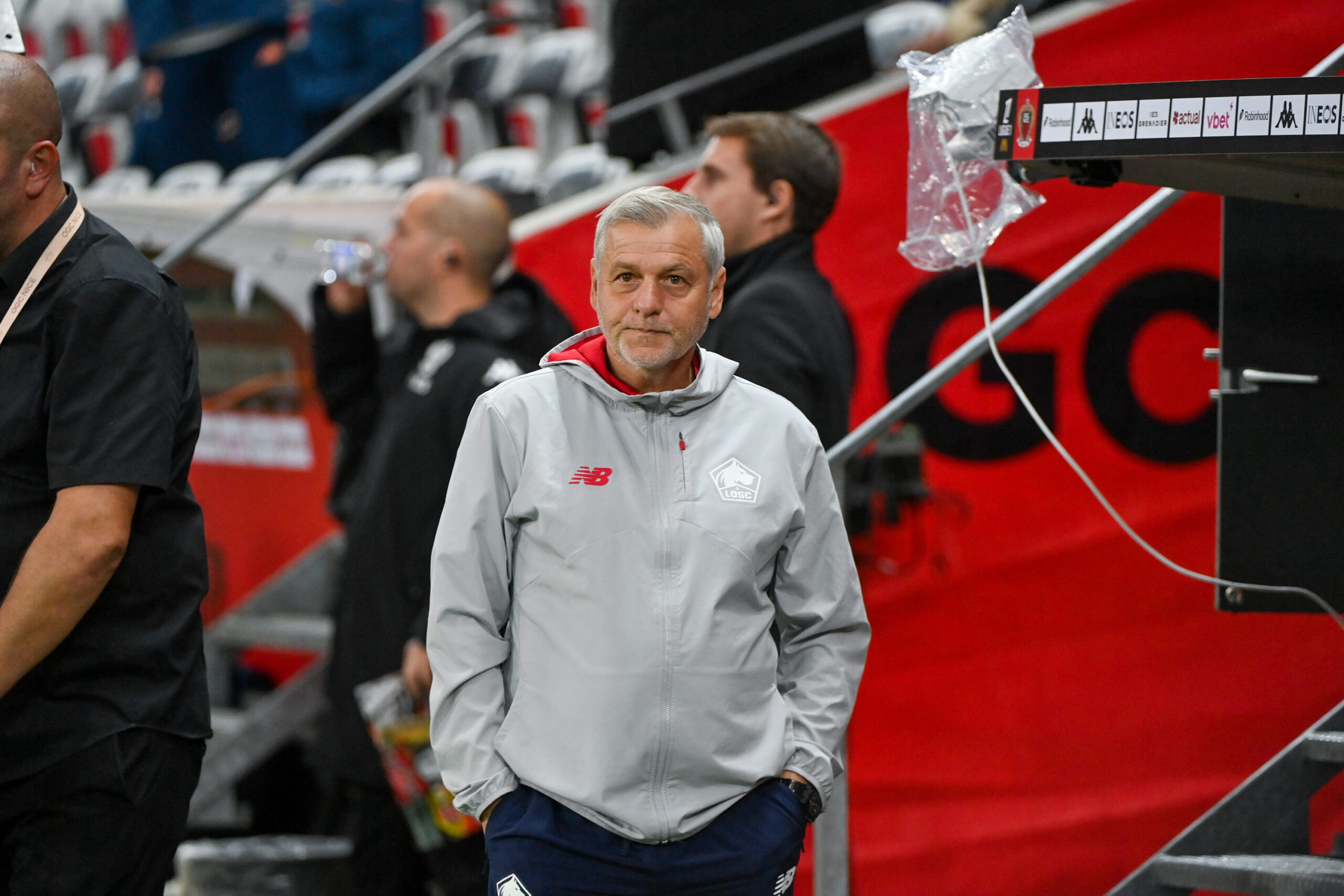 OGC Nice – LOSC : « On leur a donné beaucoup de choses, eux n’ont pas fait grand-chose », la « grosse déception » de Bruno Genesio Bruno Genesio LOSC