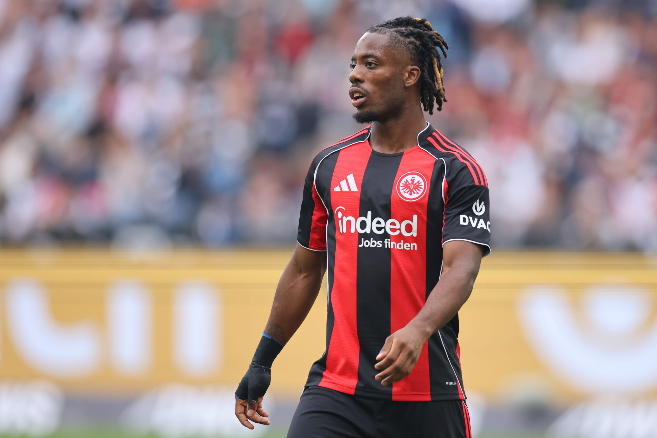 Elye Wahi (ex-RC Lens) déjà poussé vers la sortie à Francfort ? Elye Wahi