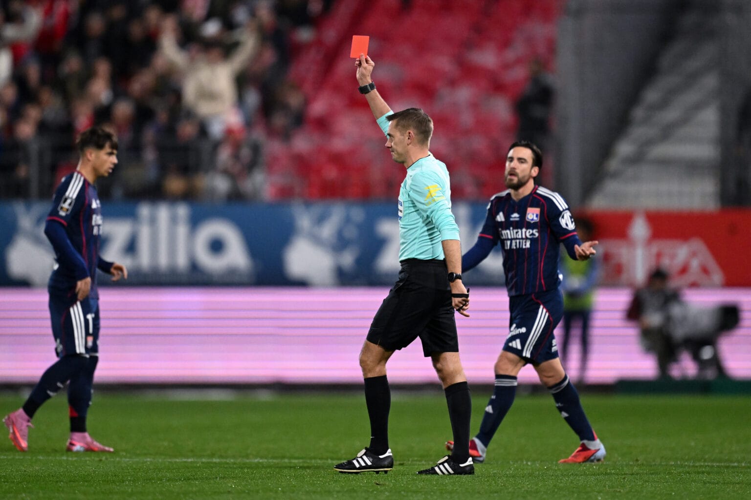 Ligue 1 : Deux joueurs de l’OL sanctionnés – les décisions de la commission de discipline du 5 novembre Ligue 1 commission de discipline