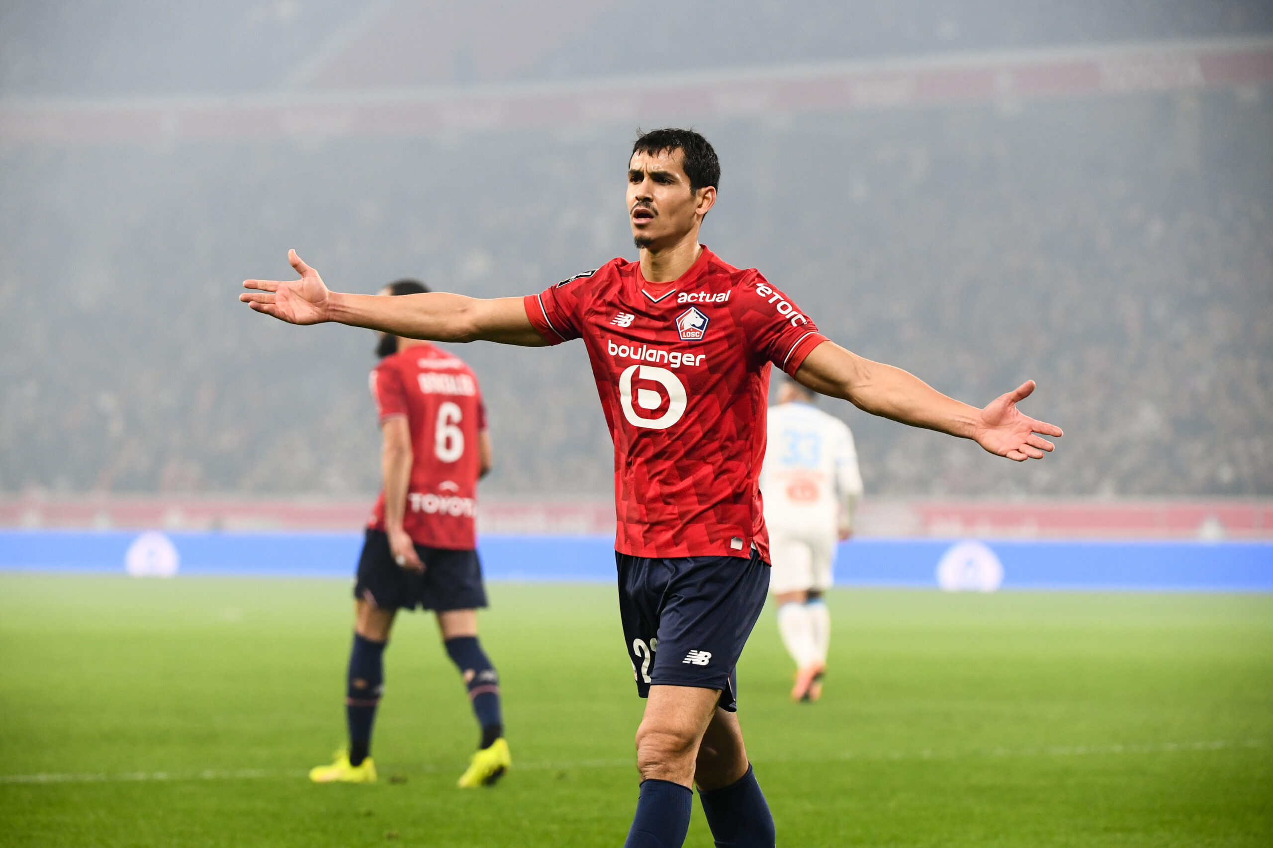 LOSC – OM : « C’est nous qui avons bien défendu », Aïssa Mandi savoure une « victoire amplement méritée » Aïssa Mandi LOSC