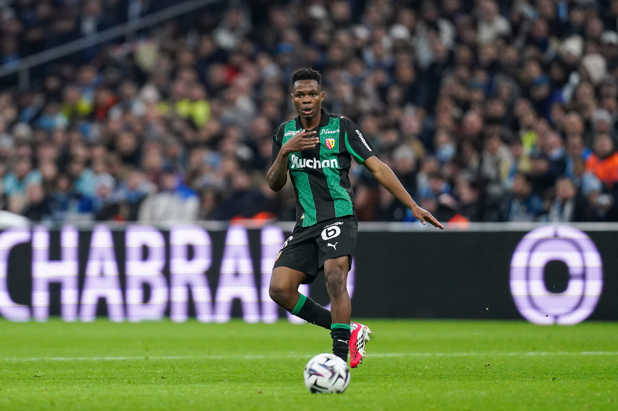 « J’ai un peu poussé pour qu’il signe ici », Mamadou Sangaré VRP de luxe du RC Lens Mamadou Sangaré RC Lens