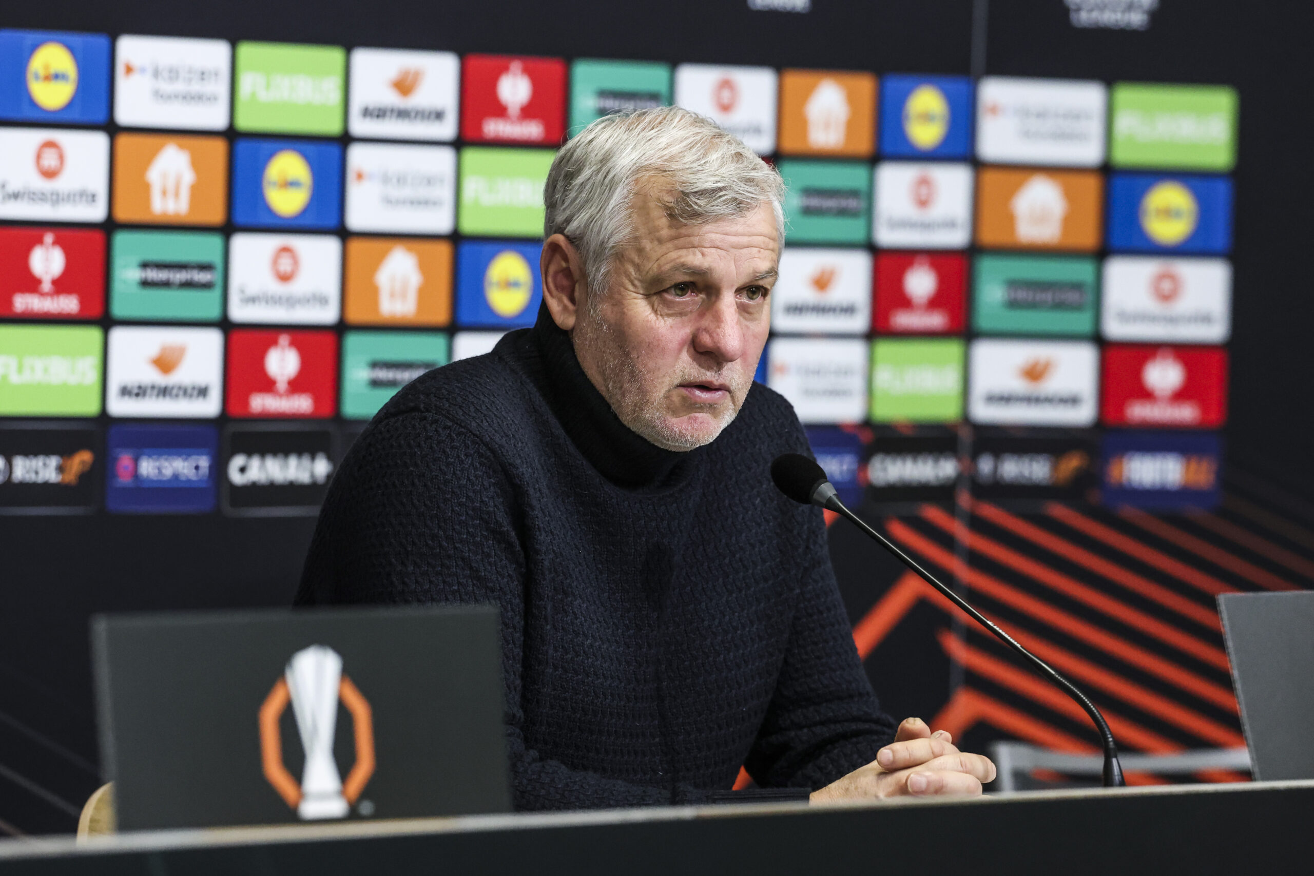 LOSC : « J’ai eu une impression bizarre », Bruno Genesio lâché par son groupe ? Bruno Genesio LOSC