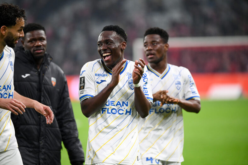 Arthur Avom FC Lorient