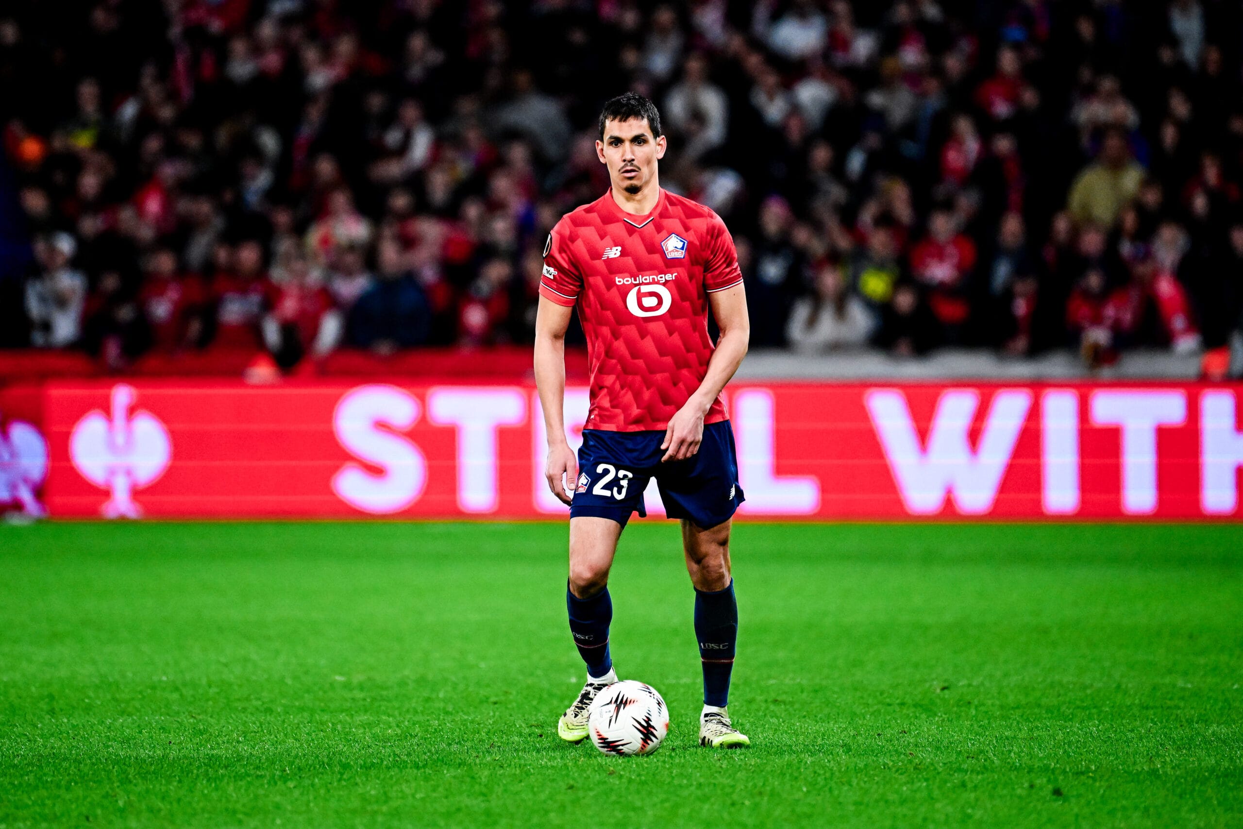 LOSC – Aston Villa : Aïssa Mandi taille patron